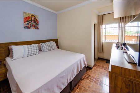 Casa à venda com 560m², 4 quartos e 3 vagasSuíte 2