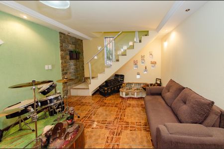 Casa à venda com 560m², 4 quartos e 3 vagasSala