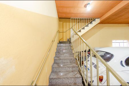 Casa à venda com 560m², 4 quartos e 3 vagasEscada garagem