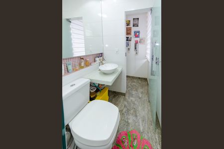 Casa à venda com 560m², 4 quartos e 3 vagasBanheiro suíte 1