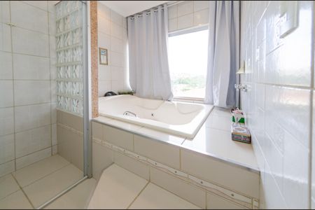 Casa à venda com 560m², 4 quartos e 3 vagasBanheiro social 2