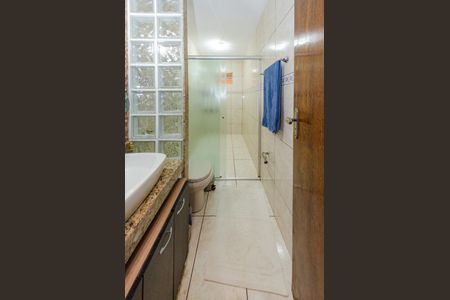 Casa à venda com 560m², 4 quartos e 3 vagasBanheiro social 1