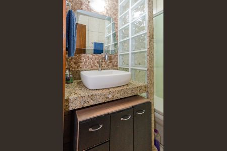 Casa à venda com 560m², 4 quartos e 3 vagasBanheiro social 1