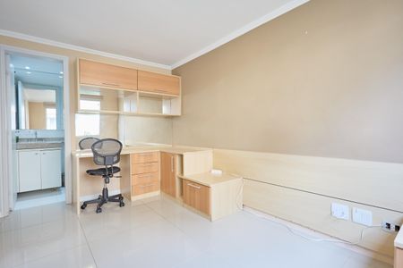 Suíte 1 de apartamento para alugar com 2 quartos, 135m² em Cabral, Curitiba