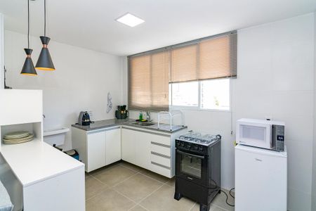Cozinha de apartamento para alugar com 1 quarto, 35m² em Barro Preto, Belo Horizonte