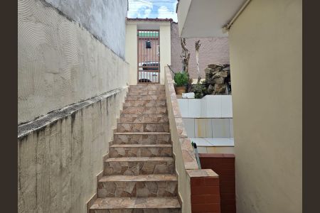 Casa à venda com 140m², 2 quartos e 1 vagaEscada