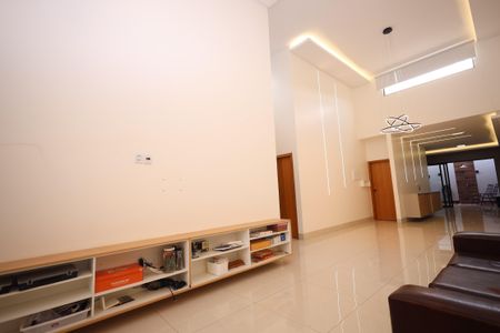 Casa para alugar com 156m², 3 quartos e 2 vagasSala