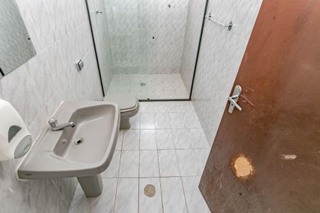 Banheiro de casa para alugar com 2 quartos, 85m² em Jardim Vergueiro, São Paulo