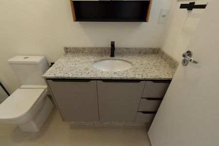 Apartamento para alugar com 70m², 2 quartos e 1 vaga Apartamento para alugar com 70m², 2 quartos e 1 vagaBanheiro Suíte