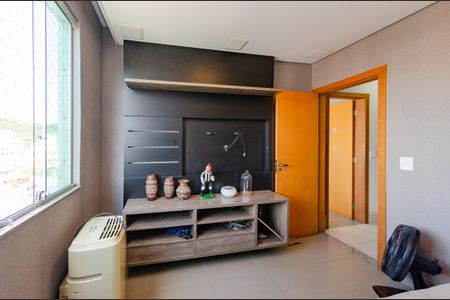 Apartamento para alugar com 220m², 3 quartos e 3 vagas Apartamento para alugar com 220m², 3 quartos e 3 vagasQuarto 2