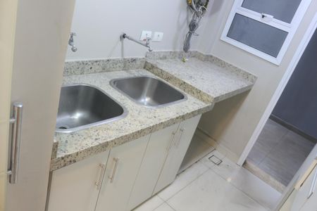 Casa à venda com 299m², 4 quartos e 4 vagasÁrea de Serviço