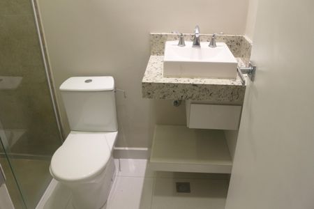 Casa à venda com 299m², 4 quartos e 4 vagasBanheiro da Suíte 3