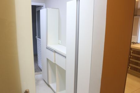 Casa à venda com 299m², 4 quartos e 4 vagasÁrea de Serviço