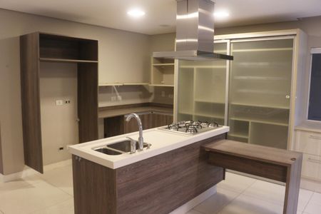 Casa à venda com 299m², 4 quartos e 4 vagasCozinha