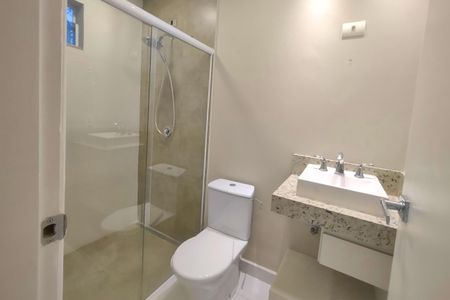 Casa à venda com 299m², 4 quartos e 4 vagasBanheiro da Suíte 3