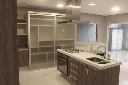 Casa à venda com 299m², 4 quartos e 4 vagasCozinha