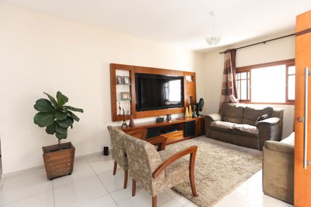 Casa para alugar com 5 quartos, 250m² em Jardim Riacho das Pedras, Contagem