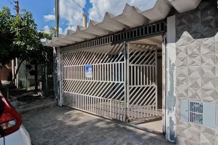Casa para alugar com 90m², 3 quartos e 1 vaga Casa para alugar com 90m², 3 quartos e 1 vagaFachada + Placa