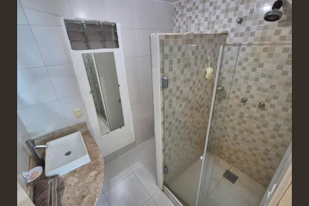 Casa à venda com 180m², 3 quartos e 3 vagasBanheiro suite 