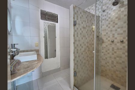 Casa à venda com 180m², 3 quartos e 3 vagasBanheiro suite 