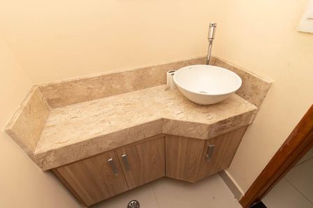 Casa à venda com 155m², 3 quartos e 4 vagasLavabo