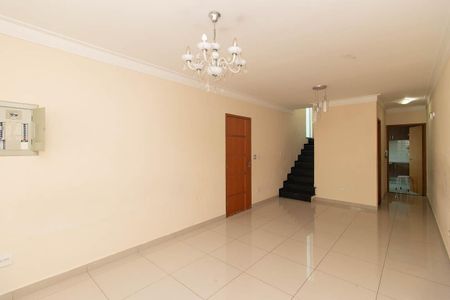 Casa à venda com 155m², 3 quartos e 4 vagasSala