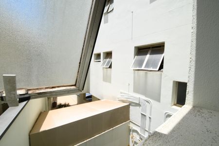 Apartamento à venda com 68m², 2 quartos e sem vagaÁrea de Serviço - Vista