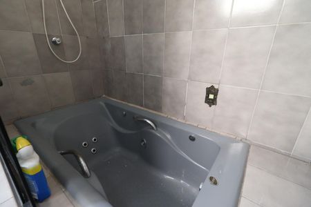 Casa para alugar com 163m², 3 quartos e 2 vagasBanheiro da Suíte