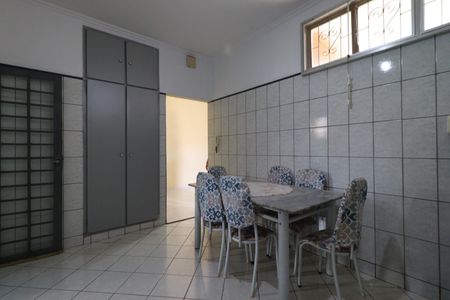Casa para alugar com 163m², 3 quartos e 2 vagasCozinha
