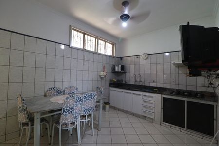 Casa para alugar com 163m², 3 quartos e 2 vagasCozinha