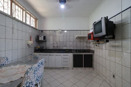 Casa para alugar com 163m², 3 quartos e 2 vagasCozinha