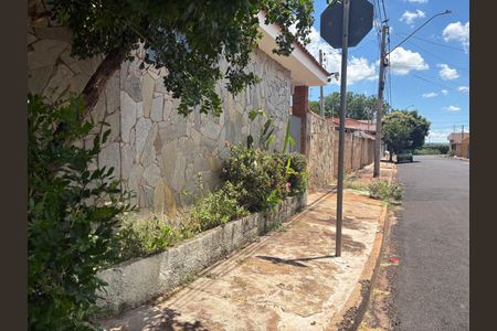 Casa para alugar com 163m², 3 quartos e 2 vagasFachada2