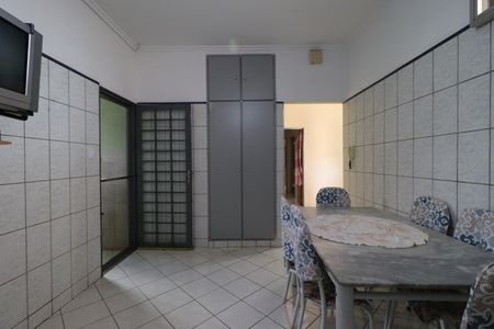 Casa para alugar com 163m², 3 quartos e 2 vagasCozinha