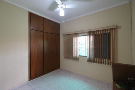 Casa para alugar com 163m², 3 quartos e 2 vagasQuarto 2