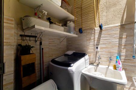 Casa de condomínio à venda com 54m², 2 quartos e 1 vaga Casa de condomínio à venda com 54m², 2 quartos e 1 vagaÁrea de Serviço