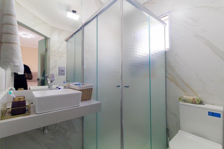 Casa de condomínio à venda com 54m², 2 quartos e 1 vaga Casa de condomínio à venda com 54m², 2 quartos e 1 vagaBanheiro da Suíte 1