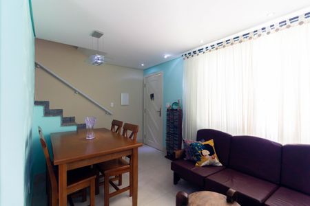 Casa de condomínio à venda com 54m², 2 quartos e 1 vaga Casa de condomínio à venda com 54m², 2 quartos e 1 vagaSala