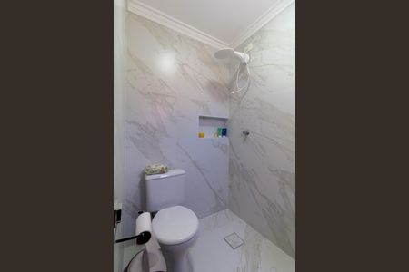 Casa de condomínio à venda com 54m², 2 quartos e 1 vaga Casa de condomínio à venda com 54m², 2 quartos e 1 vagaBanheiro da Suíte 2