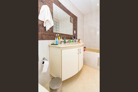 Apartamento para alugar com 240m², 4 quartos e 3 vagasBanheiro da Suíte