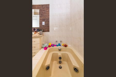 Apartamento para alugar com 240m², 4 quartos e 3 vagasBanheiro da Suíte