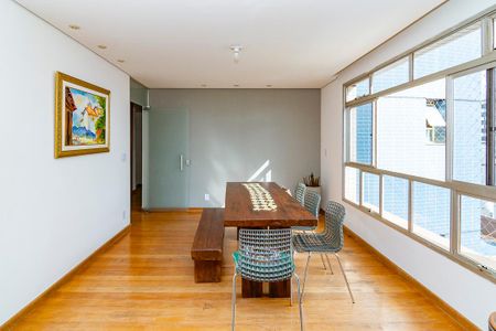 Apartamento para alugar com 240m², 4 quartos e 3 vagasSala