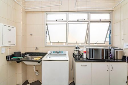 Apartamento para alugar com 240m², 4 quartos e 3 vagasÁrea de Serviço