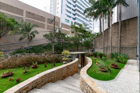 Apartamento para alugar com 240m², 4 quartos e 3 vagasEntrada