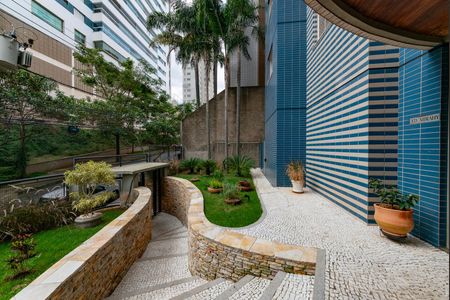 Apartamento para alugar com 240m², 4 quartos e 3 vagasEntrada