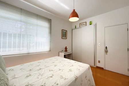 Suite 1 de apartamento para alugar com 2 quartos, 122m² em Sagrada Família, Belo Horizonte