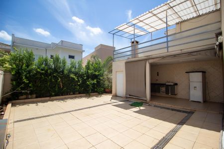 Casa de condomínio para alugar com 300m², 3 quartos e 4 vagasÁrea Externa 