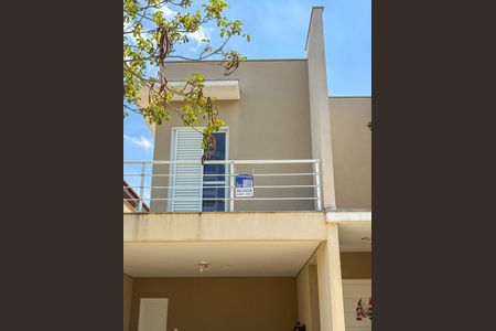 Casa de condomínio para alugar com 300m², 3 quartos e 4 vagasFachada