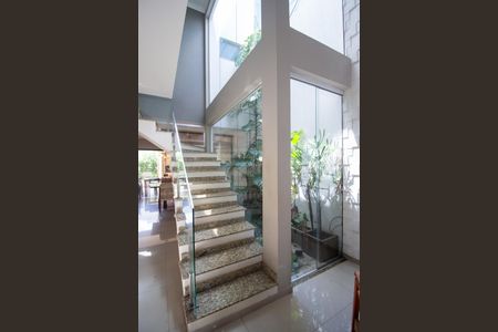 Casa de condomínio para alugar com 300m², 3 quartos e 4 vagasSala 