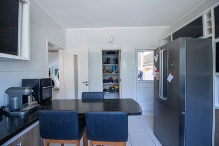 Casa de condomínio para alugar com 300m², 3 quartos e 4 vagasCozinha 