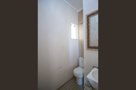 Casa de condomínio para alugar com 300m², 3 quartos e 4 vagasLavabo 